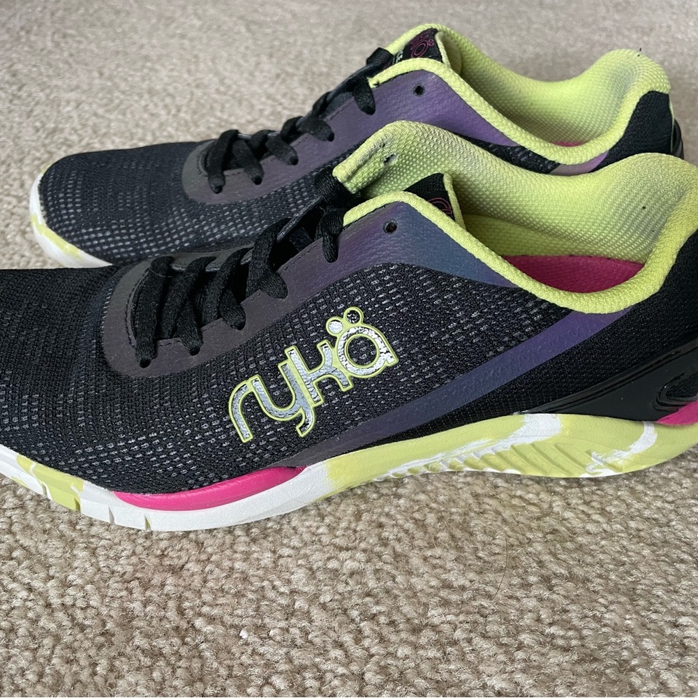 EUC Ryka Women's Fierce XT Cross Trainers